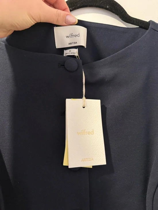 Wilfred Navy Sleeveless Button-Front Shell - Picture 3 of 4